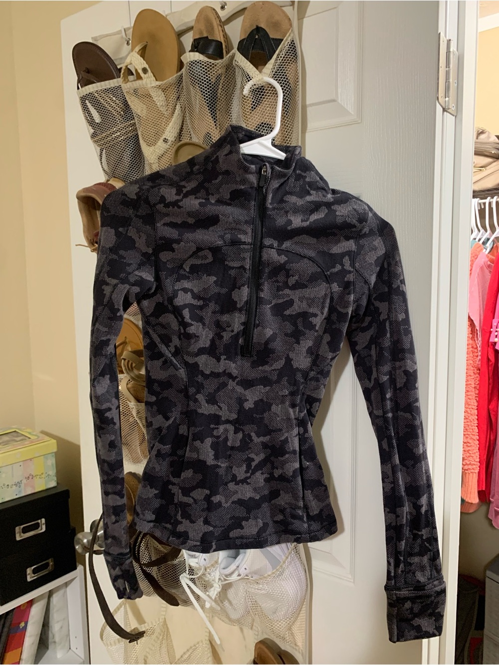 lululemon athletica Women's Black and Gray Camo Half-Zip Pullover
